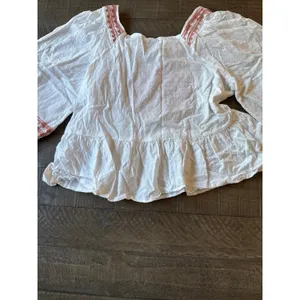 Universal Threads women's Boho White/Terracotta Floral Embroidered Peplum‎ Blouse thumbnail 8