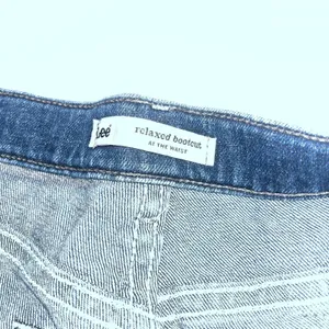 Lee Relaxed Bootcut At The Waist Classic Fit Womans Plus Size 16 Dark Denim Jean thumbnail 7