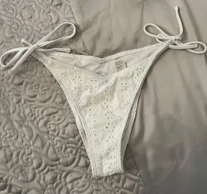Hollister Bikini Bottom thumbnail 1