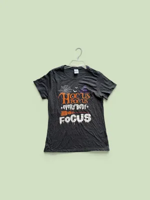 Port & Company Hocus Pocus Everybody Focus Halloween Tee Size M thumbnail 4