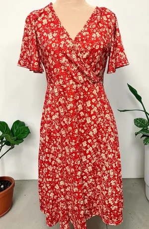 Red floral dress size M thumbnail 1