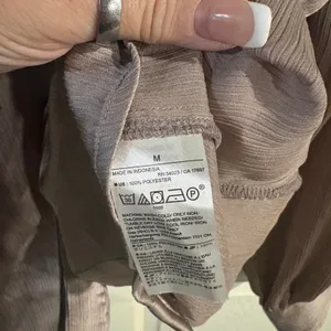Banana republic gold satin blouse thumbnail 4