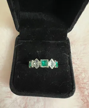 Gorgeous Faux Emerald and CZ Silver Statement Ring Size 7 thumbnail 1