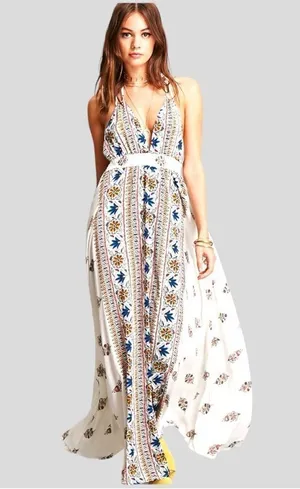Selfie Leslie floral halter maxi dress! thumbnail 1