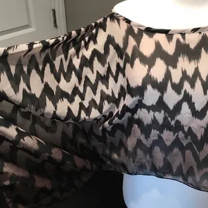 Romeo & Juliet Couture Ombre Pattern Blouse thumbnail 4