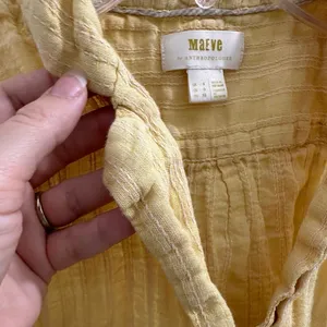 Maeve Anthropologie Butter Yellow Linen Sleeveless Button Up Top Chest Pockets 0 thumbnail 4