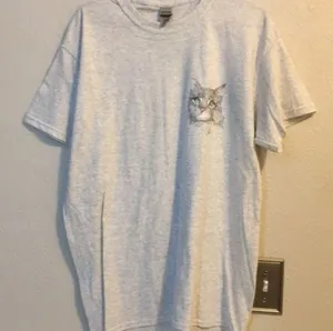 Gildan t shirt  L thumbnail 14