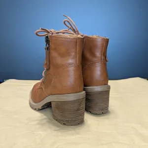 Zodiac Gaige Lace Up Lug Sole Combat Boots Cognac Brown Tan Womens 6 Booties thumbnail 5
