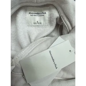 NEW Abercrombie and Fitch Soft AF Hoodie Women’s Small thumbnail 2