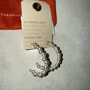 NWT $44 Anthropologie Small Pearl Hoop Earrings 1.5” Length thumbnail 4