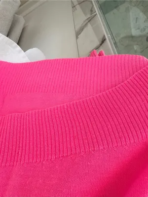 J & J Dropped Shoulder Neon Pink V-Lightweight V-Neck Sweater Size Medium thumbnail 9