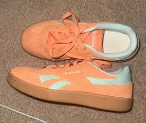 Reebok Sneakers thumbnail 1