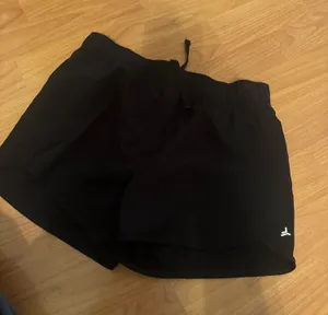 Old Navy Active Shorts thumbnail 1
