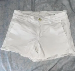 American Eagle White Shorts thumbnail 1