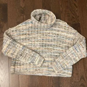 American Eagle Sweater. Size Small.‎ Cropped, Cowlneck Pink thumbnail 1