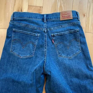 Levi’s regular wash classic wide leg crop red tag jeans thumbnail 6