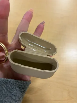 Apple AirPods Pro 2nd Generation case with clip  thumbnail 2