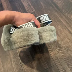 UGG Fluff Yeah Slide Sage Green Sheepskin Logo Strap Slippers Size 8 1095119 thumbnail 3