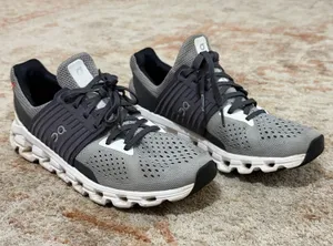 On Cloud Shoes thumbnail 1