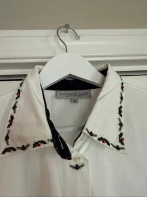Northern Isles white cotton holly embroidered neckline button down 16 thumbnail 5