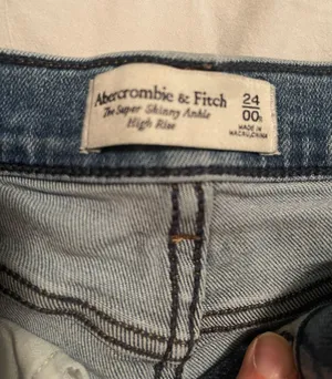 Abercrombie Super Skinny Jeans thumbnail 2