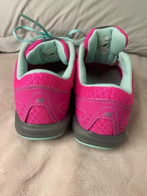 New Balance 550v3 Womens Running Shoes Size 7.5 thumbnail 3