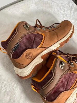 Timberland Women’s Mt. Maddsen Mid Waterproof Hiking Boots 8 Brown Leather thumbnail 2