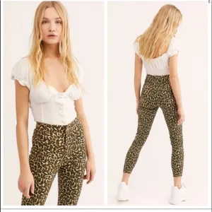 WE The‎ Free Belle Animal Print Cropped Skinny Jeans Sz 26 Leopard thumbnail 2