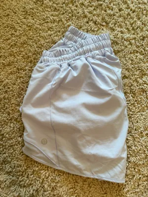 Lululemon Hotty Hot 4" thumbnail 1