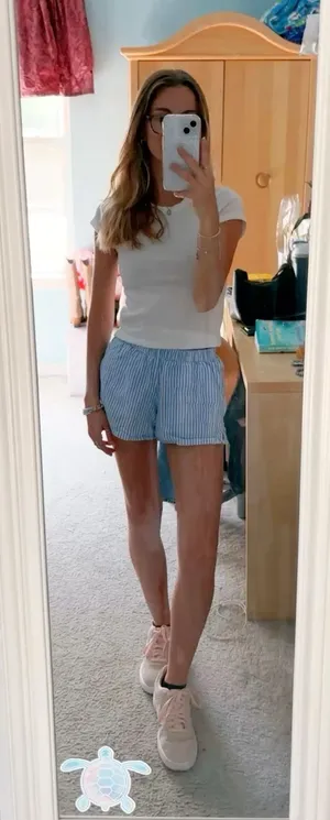 Hollister shorts thumbnail 1