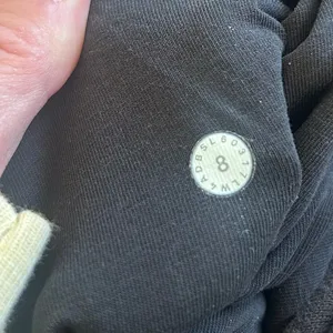 Lululemon Black Full Zip Hoodie Sz 8 thumbnail 8