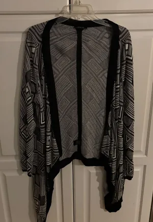 Renuar Womens XL Geometric Open Front Cardigan Black White Handkerchief Hem Knit thumbnail 1