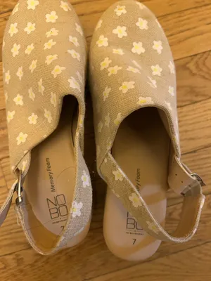 No Boundaries Daisy Memory Foam Sandal Clogs 2.5” Size 7 thumbnail 3