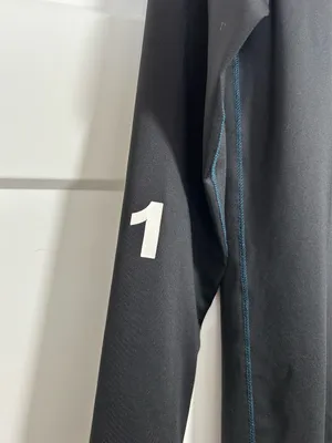 Alo medium long sleeve black shirt thumbnail 4