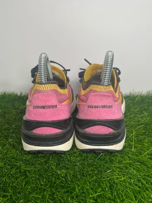 Nike Waffle One Active Fuchsia Yellow Black Women’s Size 5.5 thumbnail 4