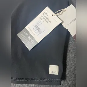 NWT Vuori Daily Crop Size XL thumbnail 5