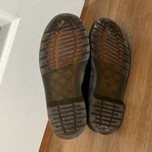 Dr Martens Vegan Felix Chelsea Doc Martens | Gently worn thumbnail 5