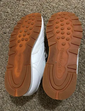 Reebok White Classic Leather Shoe thumbnail 2