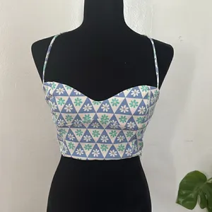 Zara blue & white daisy top EUC thumbnail 4