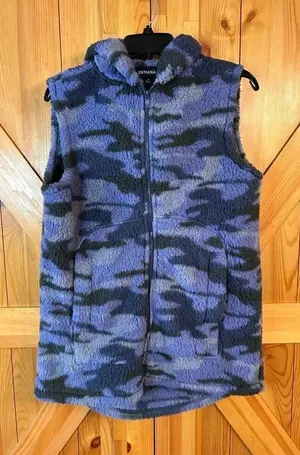 Zenana camo Vest Hooded Hoodie Soft Fuzzy Faux Sherpa Fleece size Small (4488) thumbnail 1