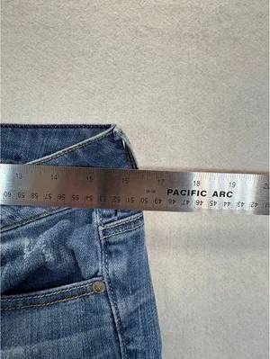 American Eagle Women’s Size 8 Distressed Denim Cutoff Shorts Stretch Low Rise thumbnail 2