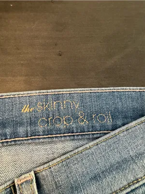 7 For All Mankind Skinny Crop & Roll Jeans Size 28 Light Wash Cuffed Ankle thumbnail 3