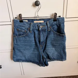 Levi's Blue Denim Mom Shorts with Gold Stitching thumbnail 3
