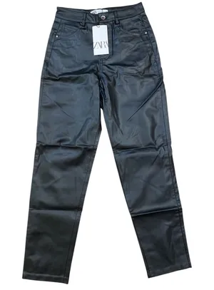 Everyday Capsule Zara blogger Fave minimalist black faux leather pants thumbnail 1