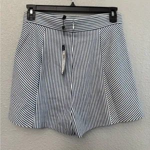 NWT BCBGMaxazria High Waisted Blue‎ & White Striped Shorts Size Medium thumbnail 4