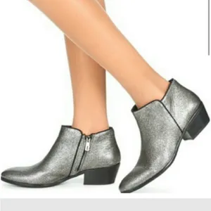 Sam Edelman Petty Ankle Boots Chelsea Bootie Zip Metallic Silver Leather 8.5 thumbnail 2