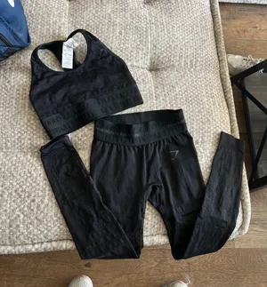 Gymshark Sports Bra & Legging Set thumbnail 1
