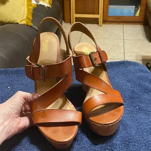 Mossimo Supply Co. Tan Leather Sandals Minor scratches refer to picture thumbnail 3