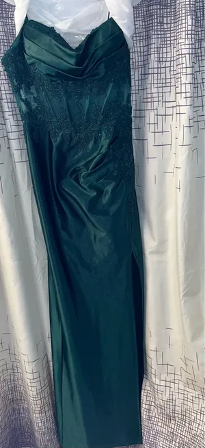 Formal David's Bridal Dress Green thumbnail 4
