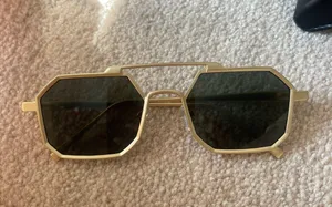 Quay Aviators Sunglasses thumbnail 1